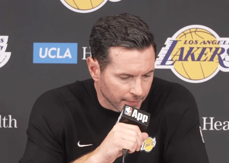 爱游戏体育-雷迪克全文采访：球队传球次数不足，詹姆斯为球队拼尽全力