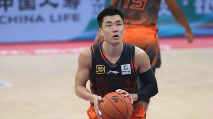 爱游戏-还管他叫高铁？93秒怒砍12分，高诗岩三分4连击引爆现场|三分球|山东队|山东男篮|宁波男篮|德雷克·鲍威尔_新浪体育_新浪新闻