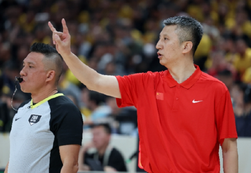 爱游戏-21人大名单出炉！中国男篮再度集结，真的没退路！